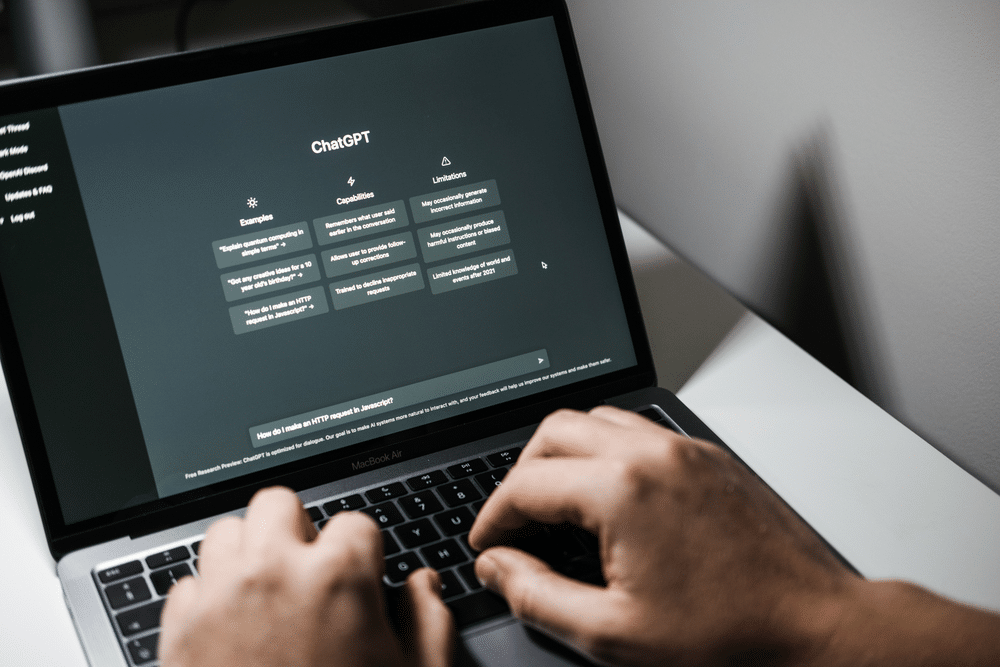 Prompt engineer using ChatGPT to come up with prompts